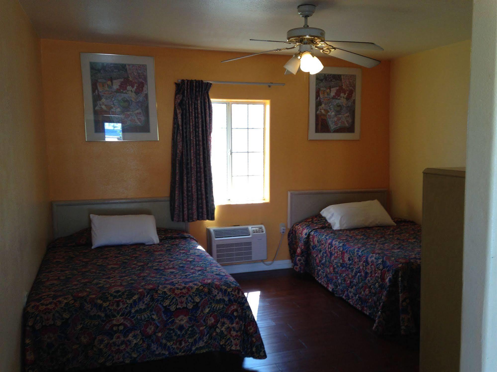 Deluxe Inn Motel Indio Dış mekan fotoğraf